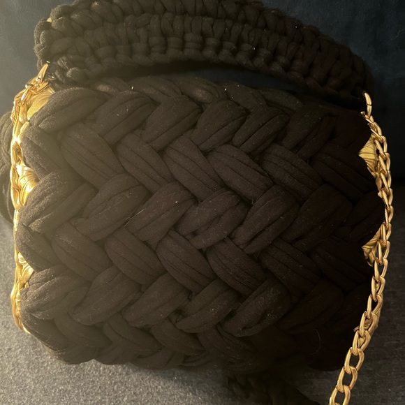 HEAVY DUTY CROCHET BAG. Will definitely turn heads! - Picture 3 of 4